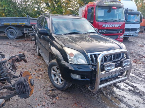 Toyota landcruiser 03 to 10 breaking for parts 324972912