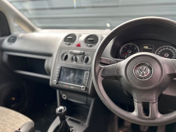 Volkswagen Caddy 2011 329907315