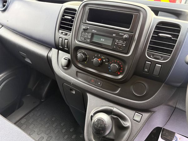 Vauxhall Vivaro 330286347