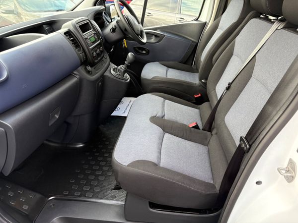 Vauxhall Vivaro 330286348