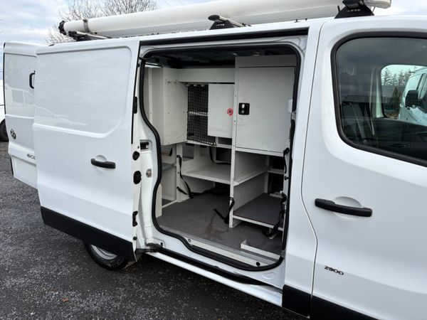 Vauxhall Vivaro 330286353