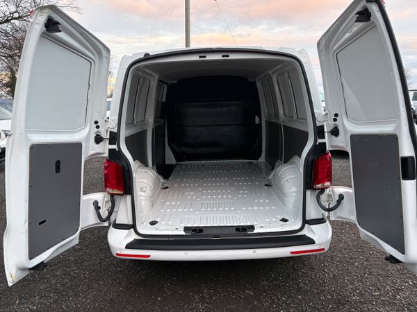 Volkswagen Transporter 330677407