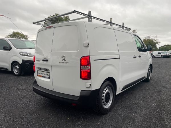 Opel Vivaro/ Peugeot Expert 332265055