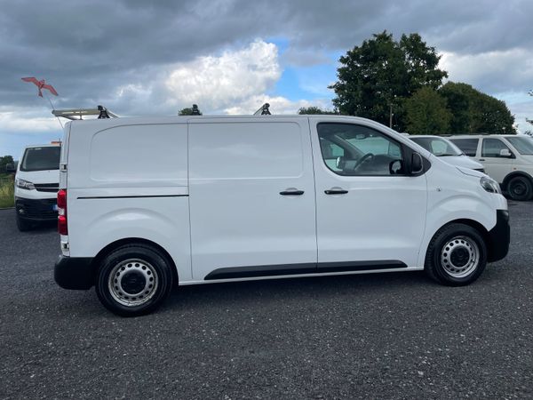 Opel Vivaro/ Peugeot Expert 332265073