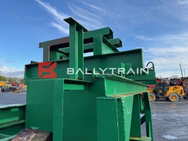 Crusher Frame/Stand 339566359