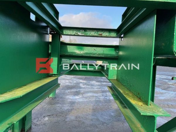 Crusher Frame/Stand 339566360