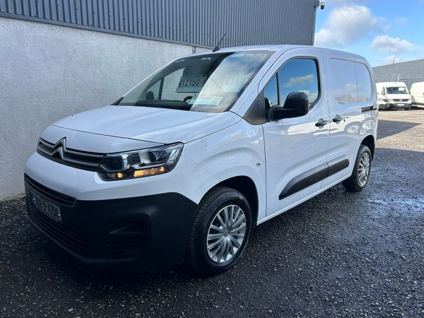 2020 Citroen Berlingo 88km - 220V inverter 339989359