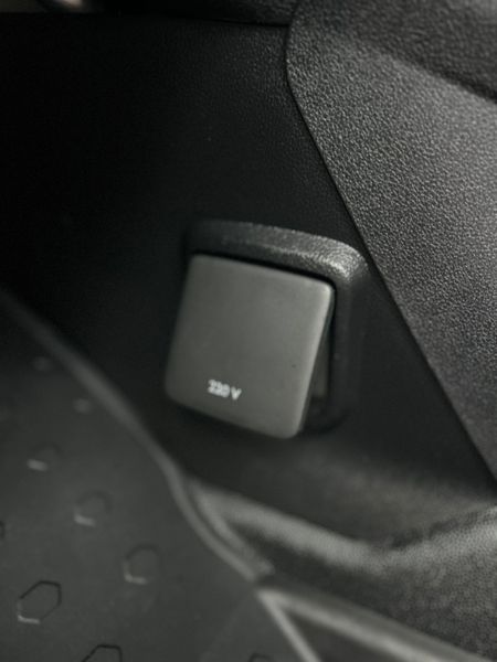 2020 Citroen Berlingo 88km - 220V inverter 339989363