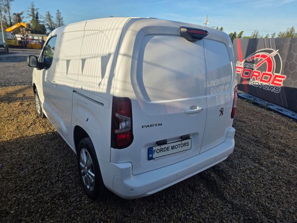 2021 Peugeot Partner, 3 of 10