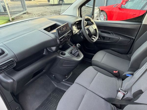 191 Citroen Berlingo 1.6 D - NEW CVRT - 3 SEATS 400314586