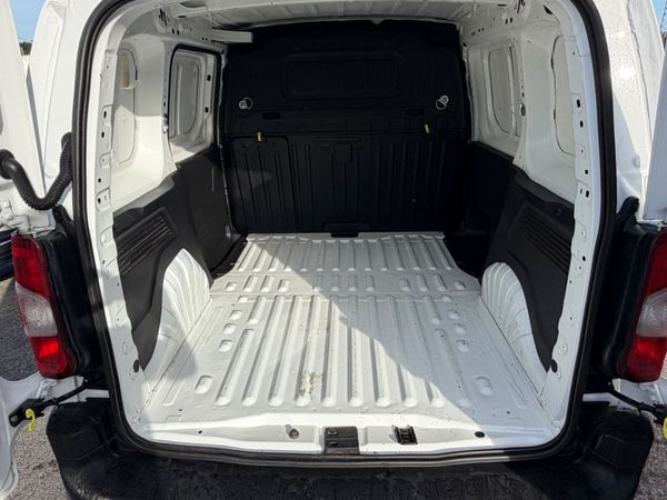 191 Citroen Berlingo 1.6 D - NEW CVRT - 3 SEATS 400314590