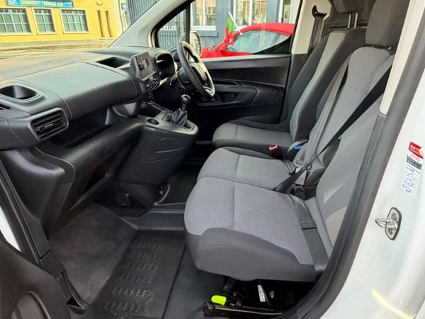 191 Citroen Berlingo 1.6 D - NEW CVRT - 3 SEATS 400314591