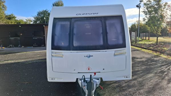 Lunar Quasar Island Bed Caravan 400449387