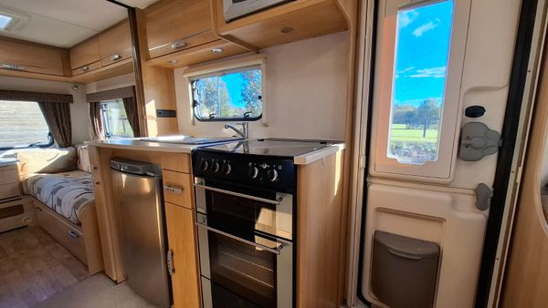 Lunar Quasar 6 Berth Caravan 400765710