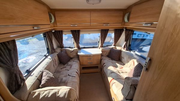 Lunar Quasar 6 Berth Caravan 400765712