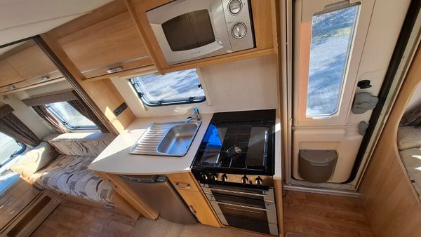 Lunar Quasar 6 Berth Caravan 400765714