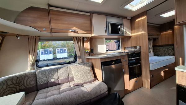 Swift Challenger 565 Fixed Single Beds Caravan 400794202