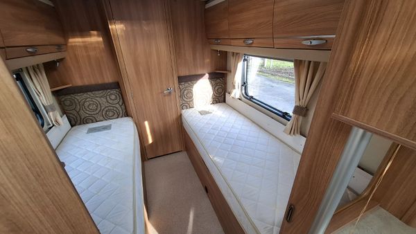 Swift Challenger 565 Fixed Single Beds Caravan 400794206