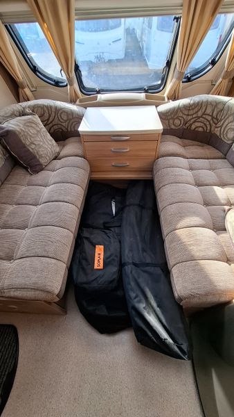 Swift Challenger 565 Fixed Single Beds Caravan 400794207