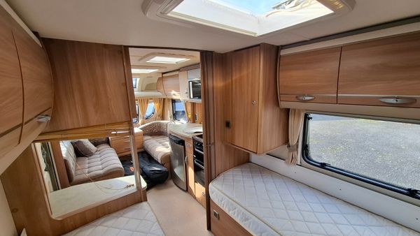 Swift Challenger 565 Fixed Single Beds Caravan 400794216
