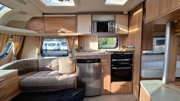 Swift Challenger 565 Fixed Single Beds Caravan 400794233