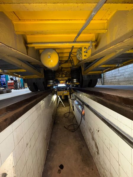 Trailers 400806066