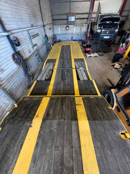 Trailers 400806076