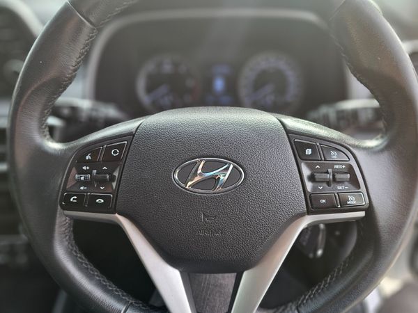 HYUNDAI TUCSON // NO VAT // BIG SPEC 400940072