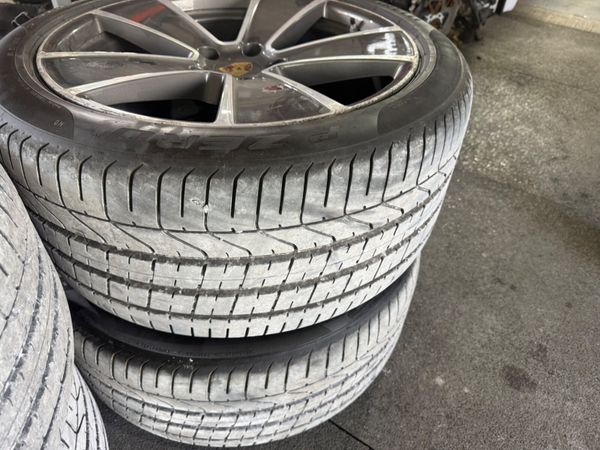 PORSCHE 21 INCH GENUINE 5x130 ALLOYS AND TYRES 400991892
