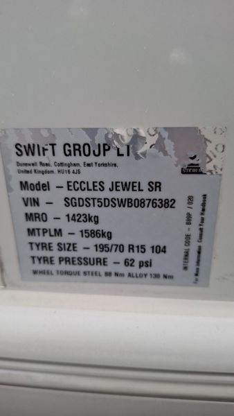 Swift Sterling Eccles  Fixed Bed Caravan 400933659