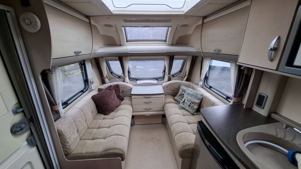 Swift Sterling Eccles  Fixed Bed Caravan 400933664