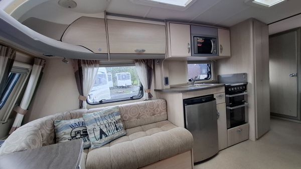 Swift Sterling Eccles  Fixed Bed Caravan 400933665