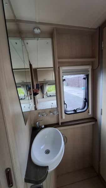 Swift Sterling Eccles  Fixed Bed Caravan 400933671