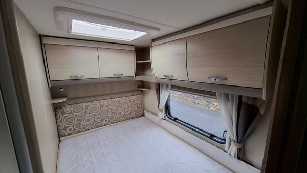 Swift Sterling Eccles  Fixed Bed Caravan 400933672
