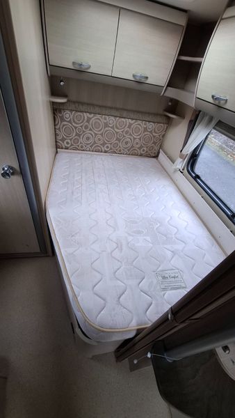 Swift Sterling Eccles  Fixed Bed Caravan 400933673