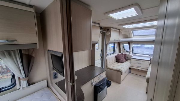 Swift Sterling Eccles  Fixed Bed Caravan 400933674