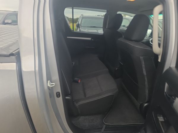Toyota Hilux 2.8 D4D SR5 401026947
