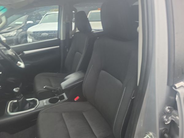 Toyota Hilux 2.8 D4D SR5 401026948