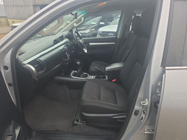 Toyota Hilux 2.8 D4D SR5 401026950