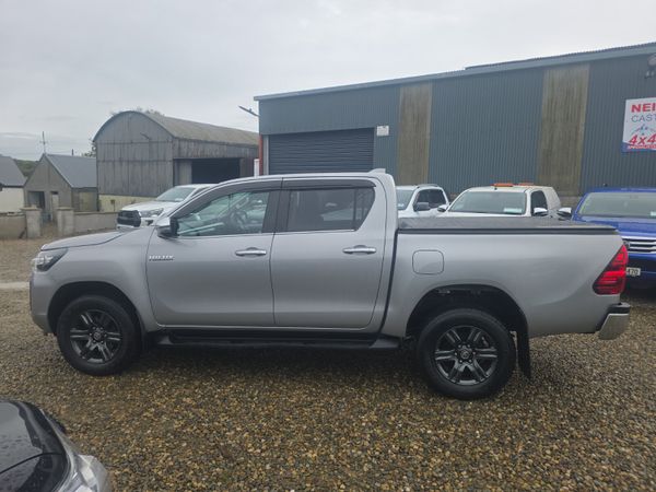 Toyota Hilux 2.8 D4D SR5 401026926