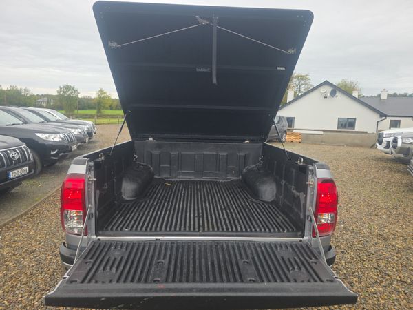 Toyota Hilux 2.8 D4D SR5 401027001