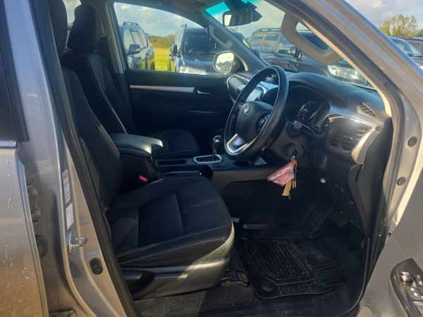Toyota Hilux 2.8 D4D SR5 Auto 401027391