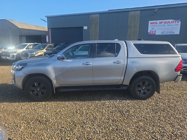Toyota Hilux 2.8 D4D SR5 Auto 401027396