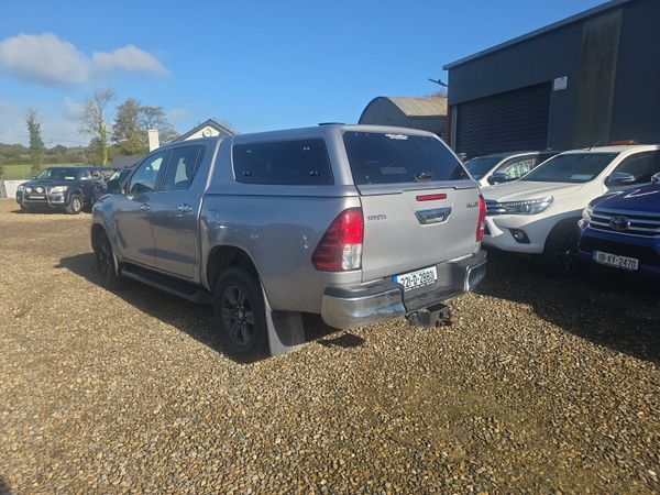Toyota Hilux 2.8 D4D SR5 Auto 401027398