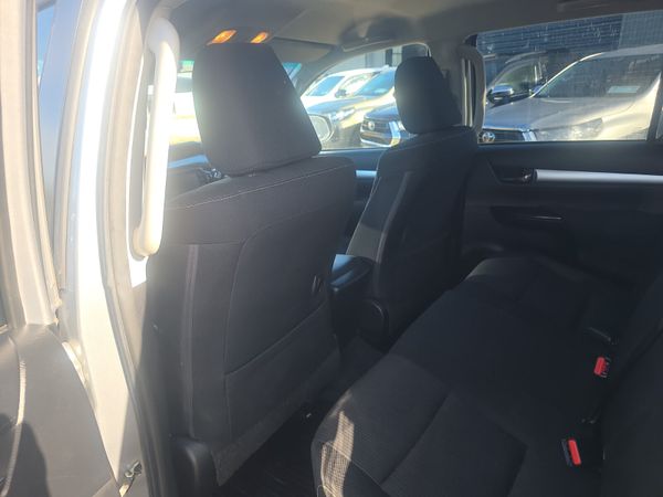Toyota Hilux 2.8 D4D SR5 Auto 401027419