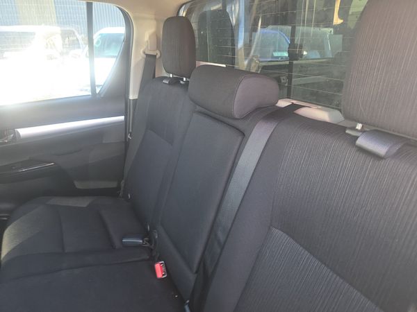 Toyota Hilux 2.8 D4D SR5 Auto 401027426