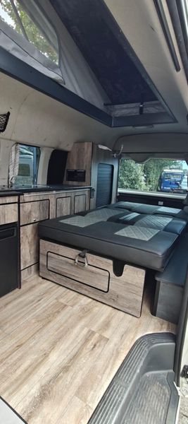 2011 Toyota HiAce Campervan 401032845
