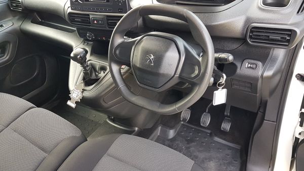 Peugeot Partner 221D LWB 6 SPEED 125KM VAT INVOICE 401265113