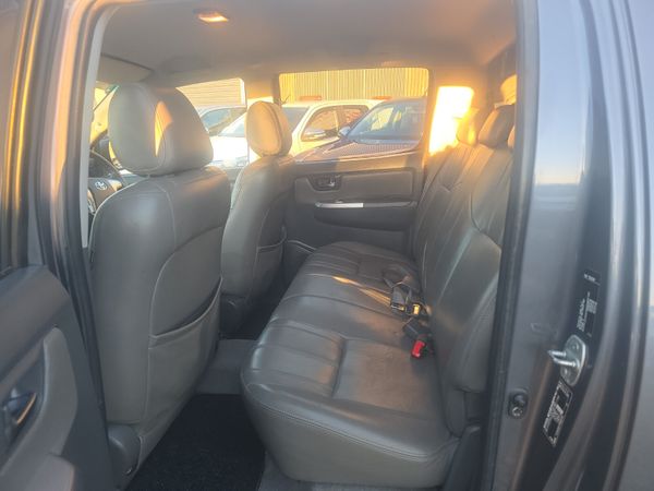 Toyota Hilux 3.0 D4D Invincible 401213450