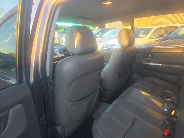 Toyota Hilux 3.0 D4D Invincible 401213451